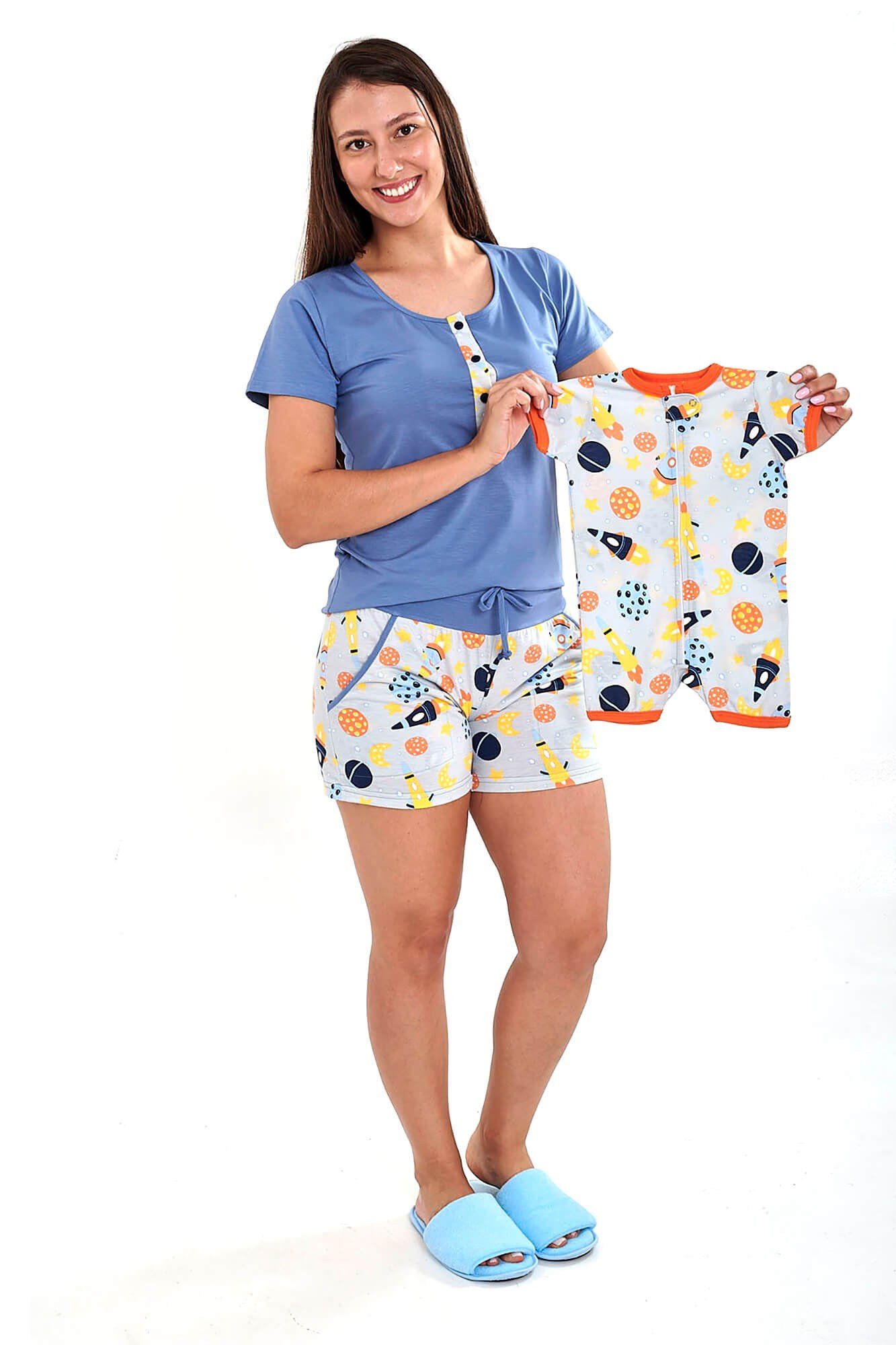 Kit Pijamas Mamãe e Bebê Iguais Curto - Estampa Foguetinhos